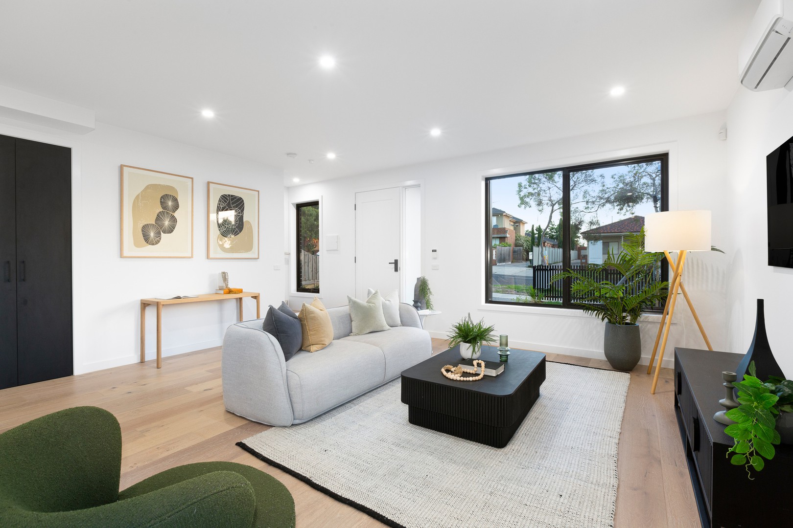 1/56 Henty Street, Reservoir, VIC 3073 - Thumbnail 2 - 05/11/2021