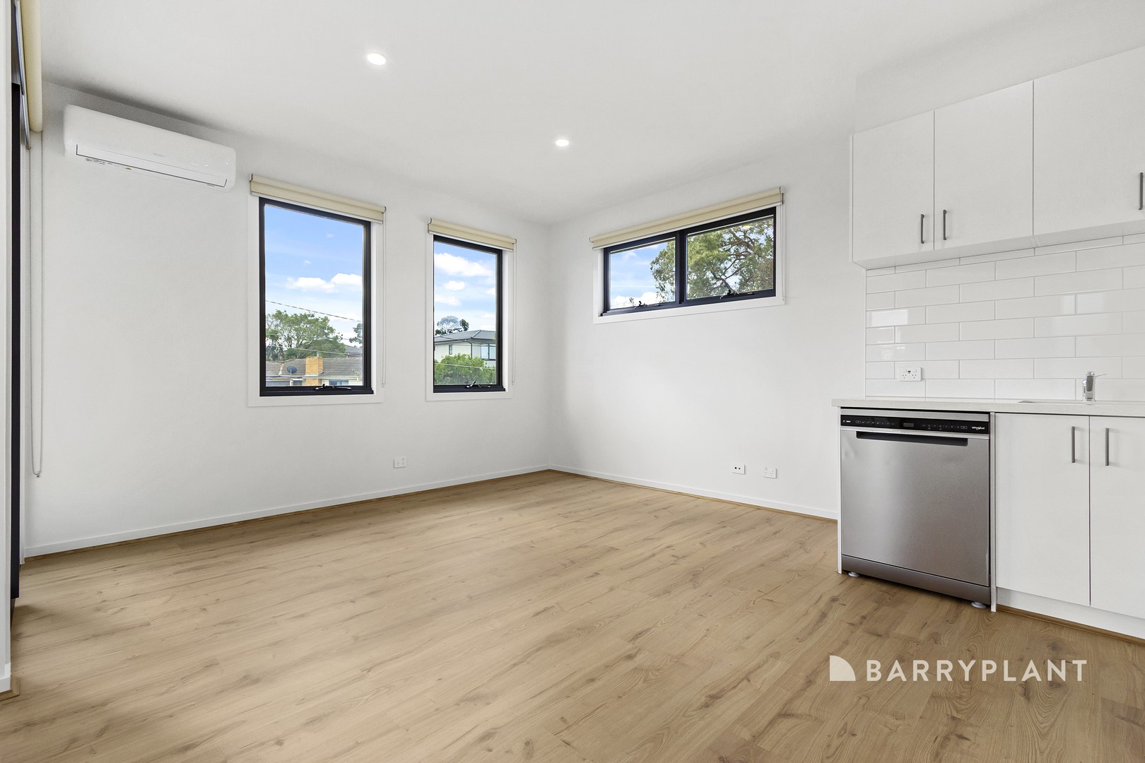 1/57 Conn Street, Ferntree Gully, VIC 3156 - Thumbnail 2 - 08/05/2026