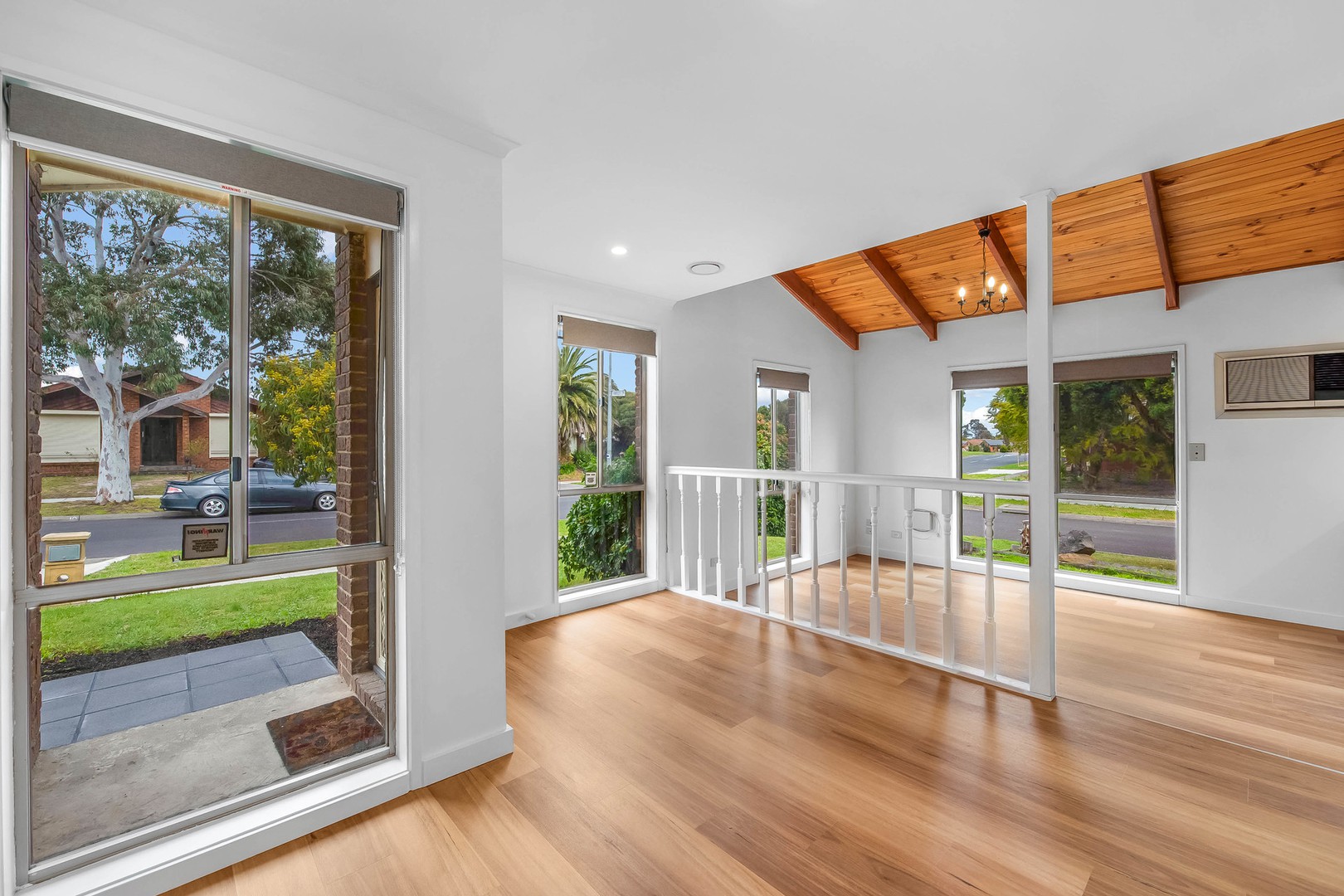 1/5A Crampton Crescent, Mill Park, VIC 3082, Mill Park - Thumbnail 2