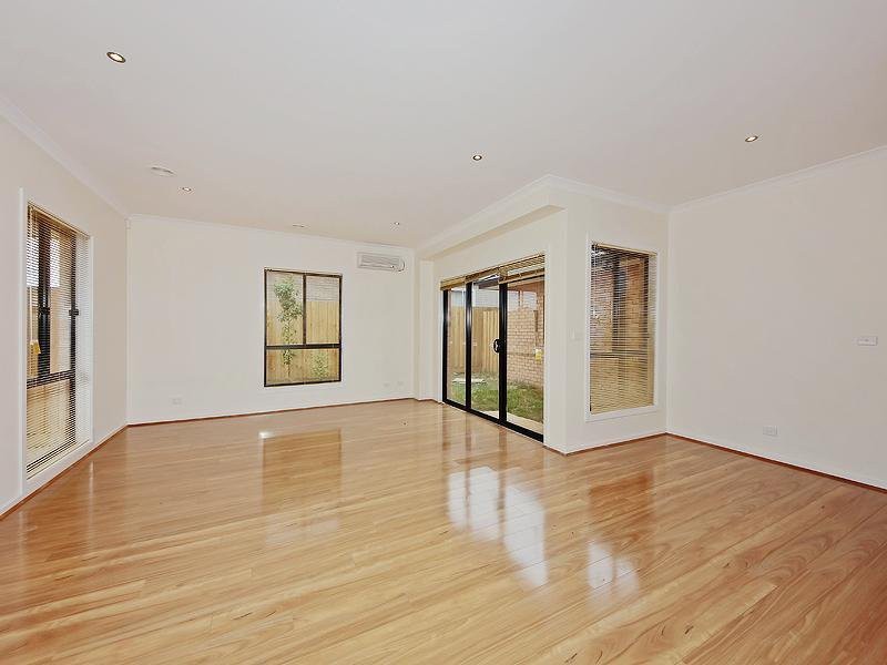 1/6-8 Glendenning Street, St Albans, VIC 3021 - Thumbnail 1 - 16/11/2022