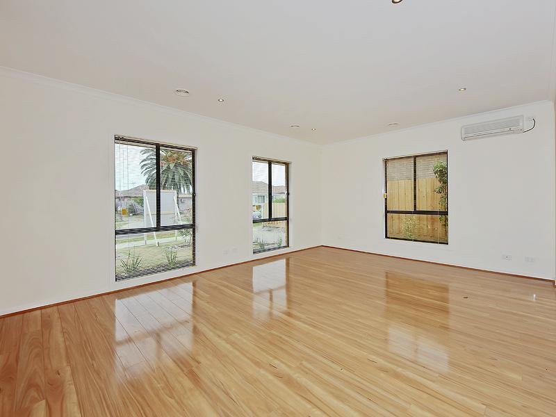 1/6-8 Glendenning Street, St Albans, VIC 3021 - Thumbnail 2 - 16/11/2022