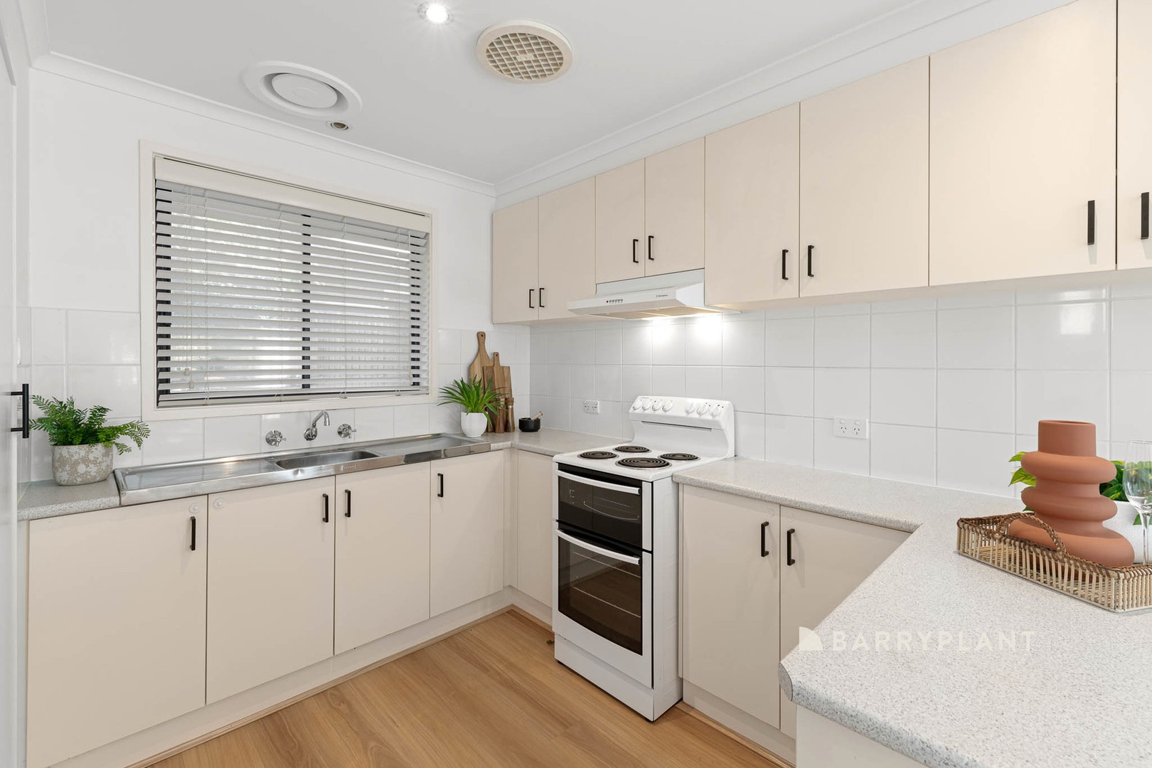 1/6 Ann Crescent, Pakenham, VIC 3810, Pakenham - Thumbnail 3
