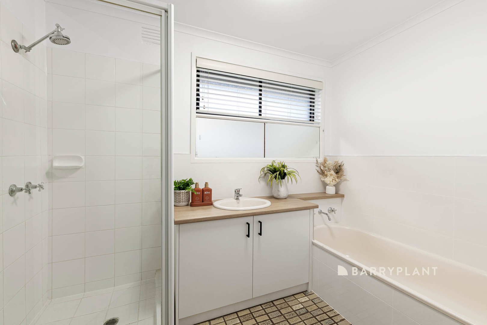 1/6 Ann Crescent, Pakenham, VIC 3810, Pakenham - Thumbnail 6
