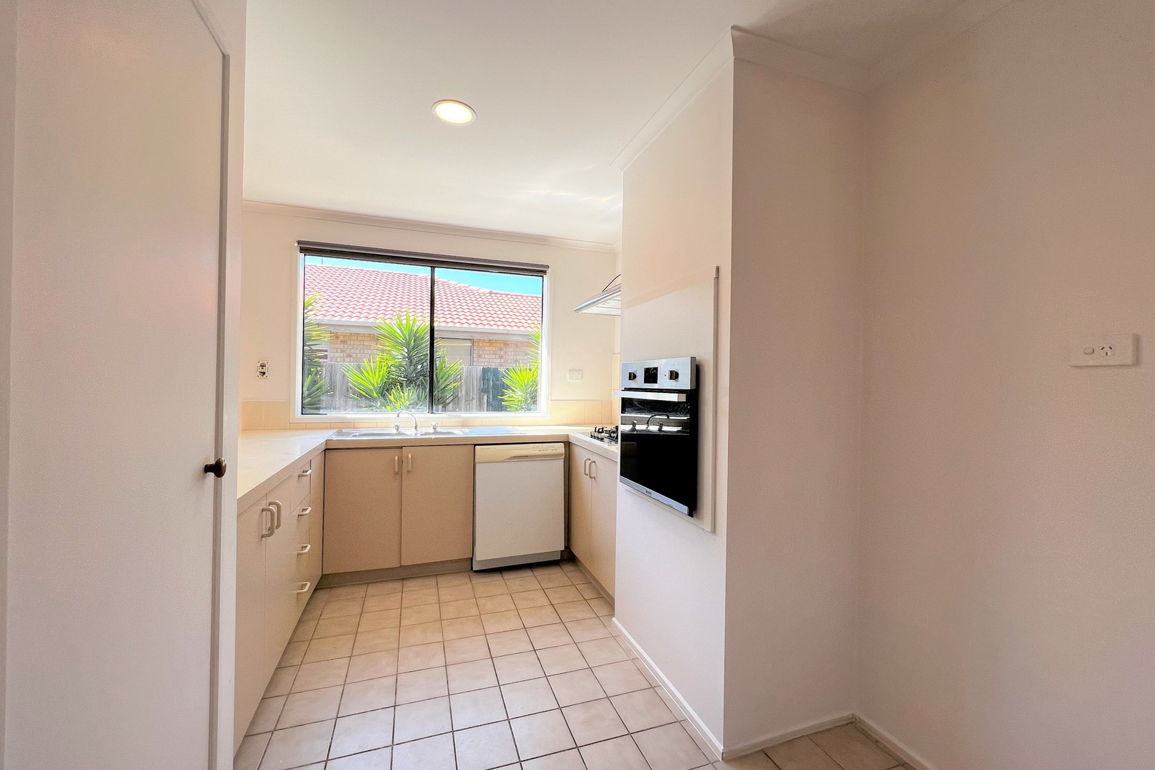 1/6 Catherine Drive, Hillside, VIC 3037, Hillside - Thumbnail 5