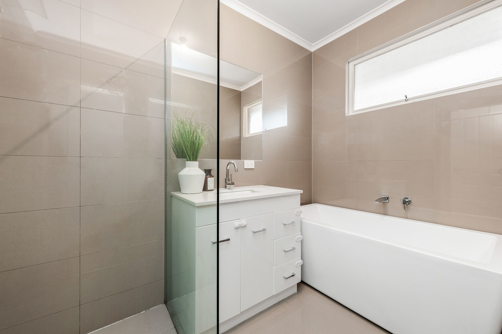1/6 Gloucester Court, Sydenham, VIC 3037, Sydenham - Thumbnail 2