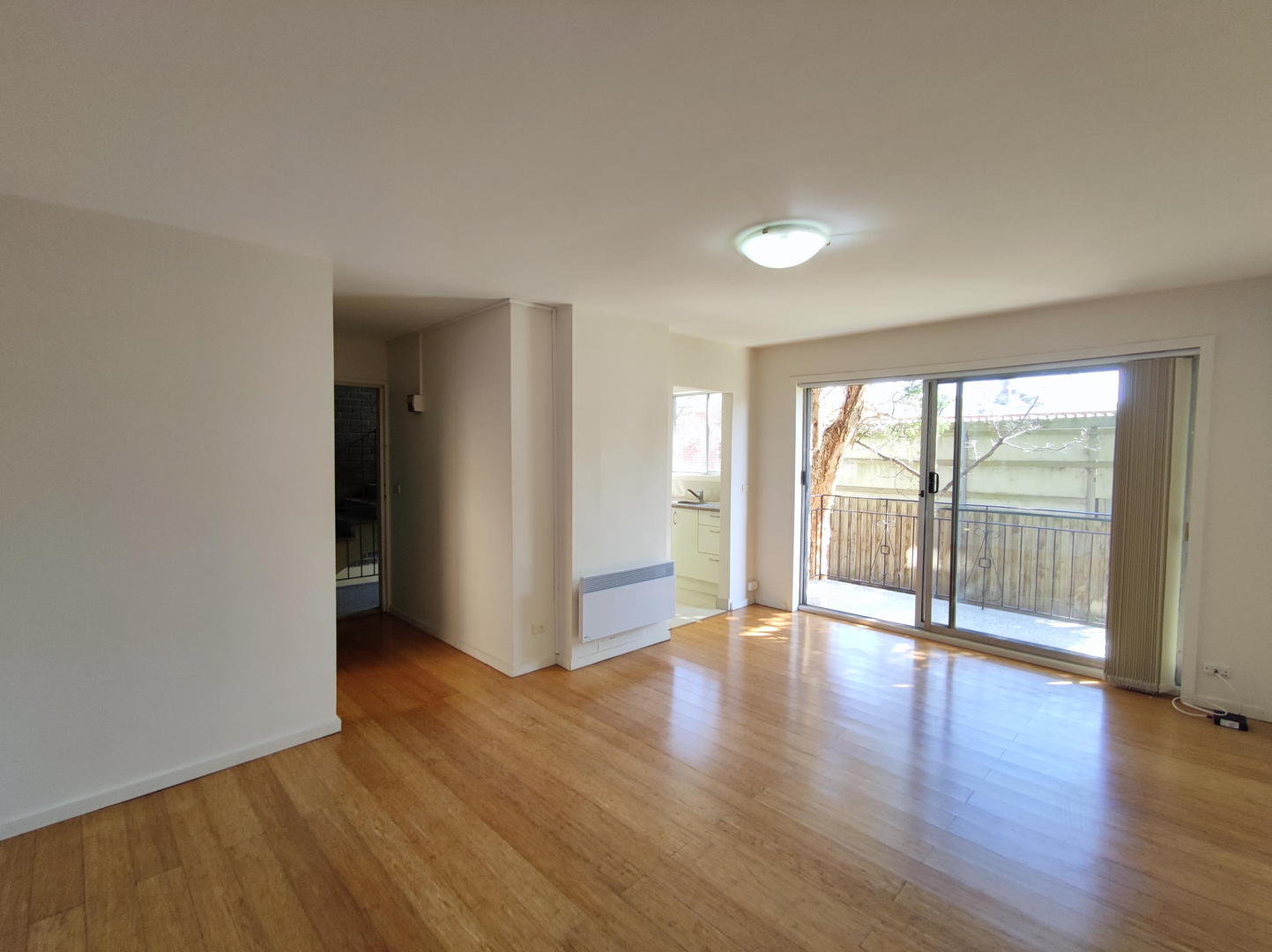 1/6 Kent Road, Box Hill, VIC 3128, Box Hill - Thumbnail 2