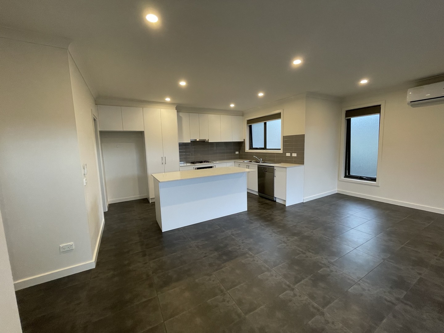 1/6 Mullock Road, Diggers Rest, VIC 3427, Diggers Rest - Thumbnail 2