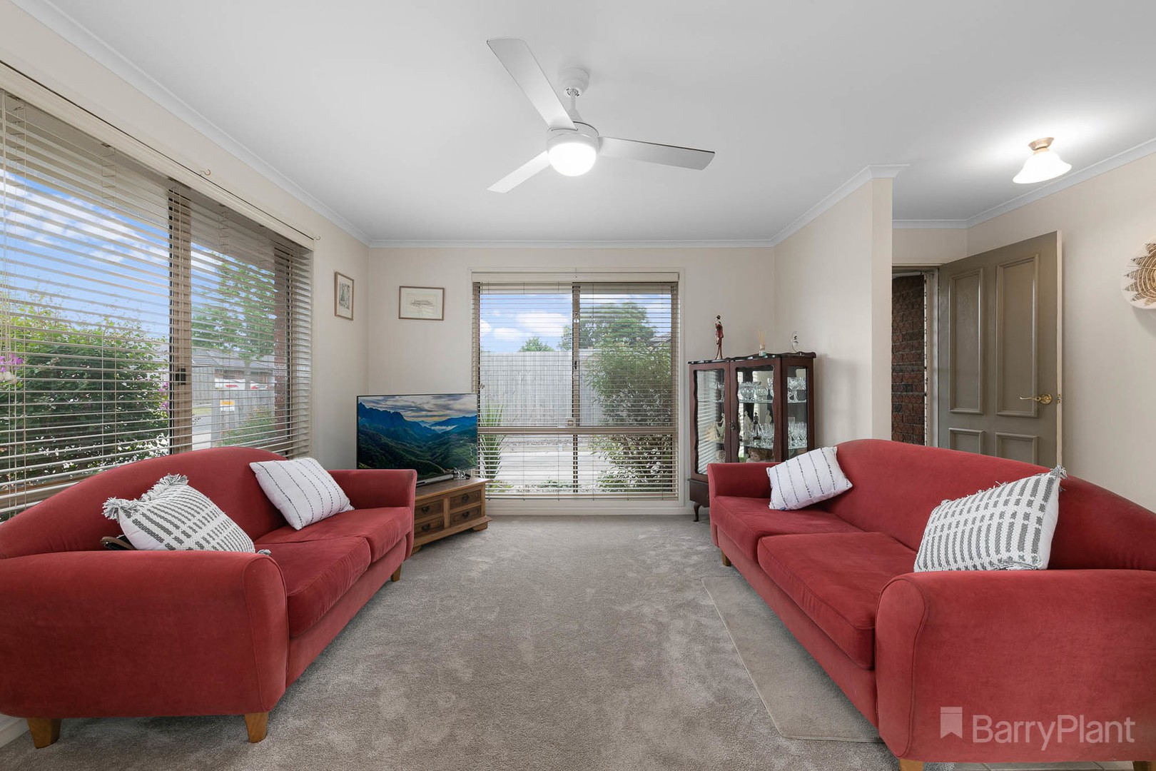 1/6 Osborn Grove, Pakenham, VIC 3810, Pakenham - Thumbnail 2
