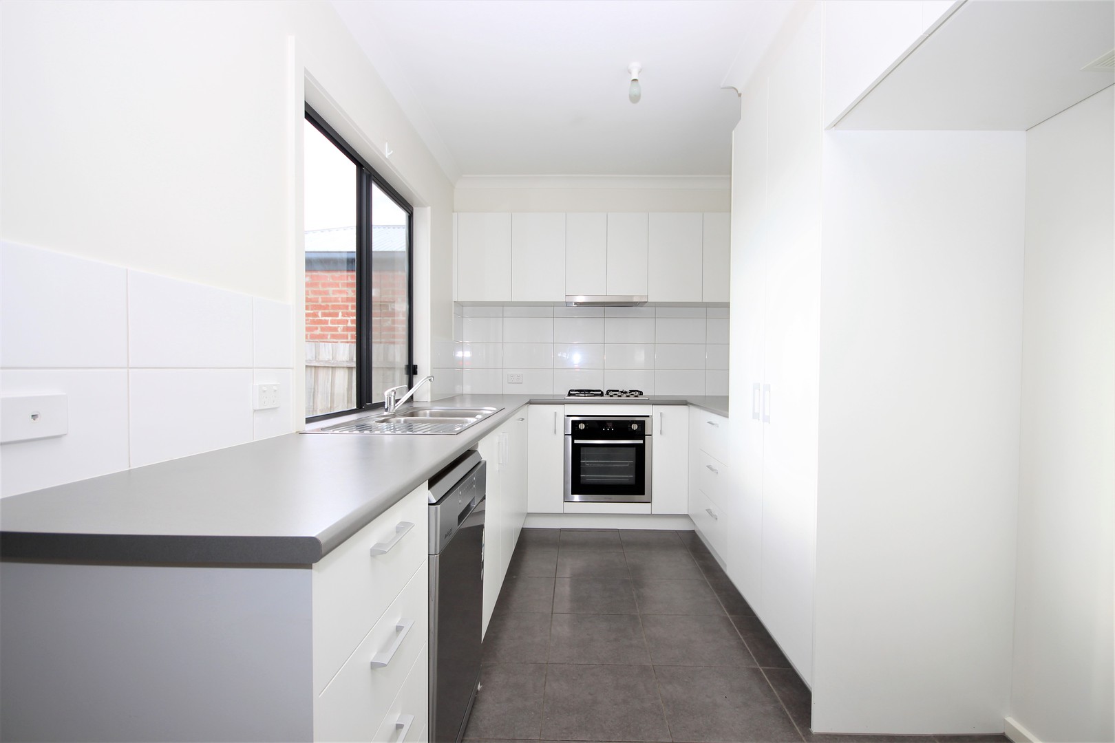 1/6 Rix Street, Herne Hill, VIC 3218, Herne Hill - Thumbnail 3