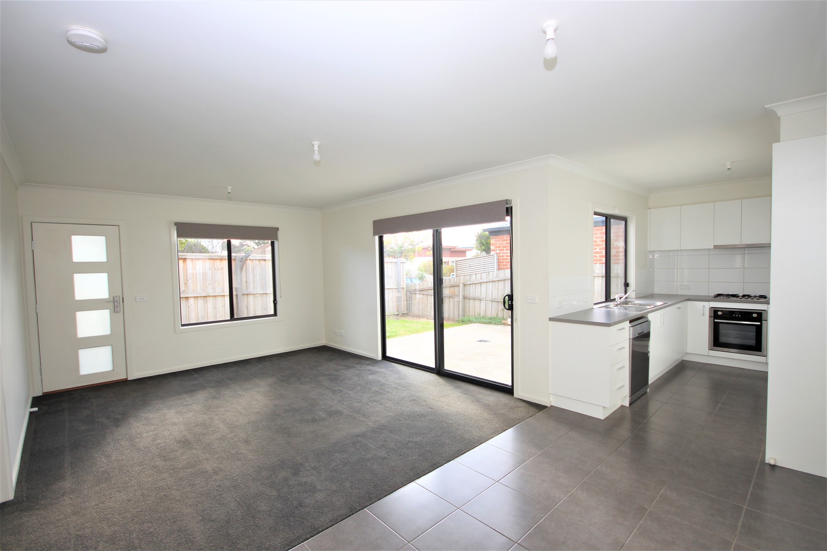 1/6 Rix Street, Herne Hill, VIC 3218, Herne Hill - Thumbnail 2