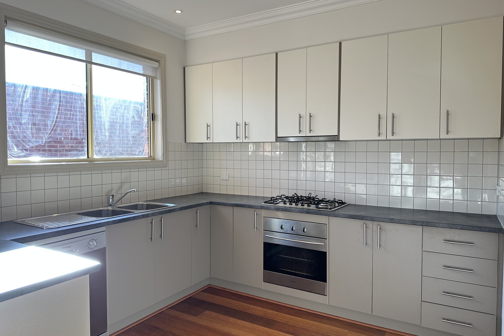 1/6 Waratah Street, Thomastown, VIC 3074, Thomastown - Thumbnail 2