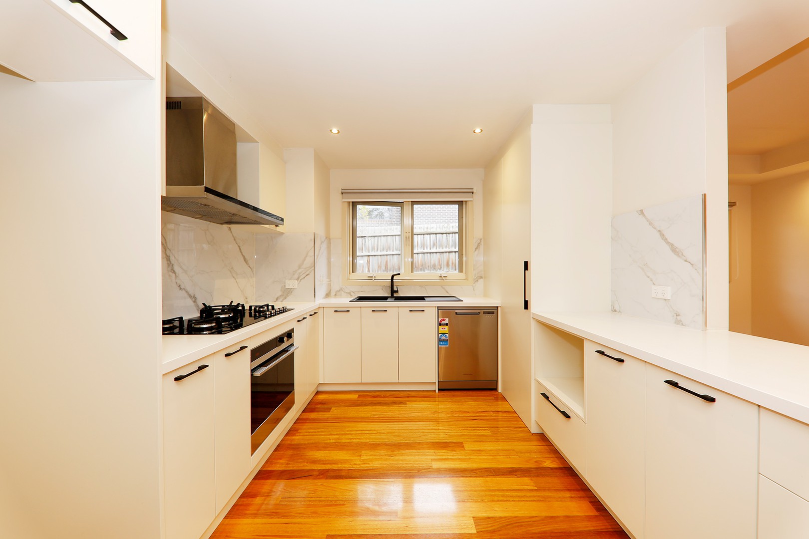 1/60 Albert Street, Mount Waverley, VIC 3149, Mount Waverley - Thumbnail 3
