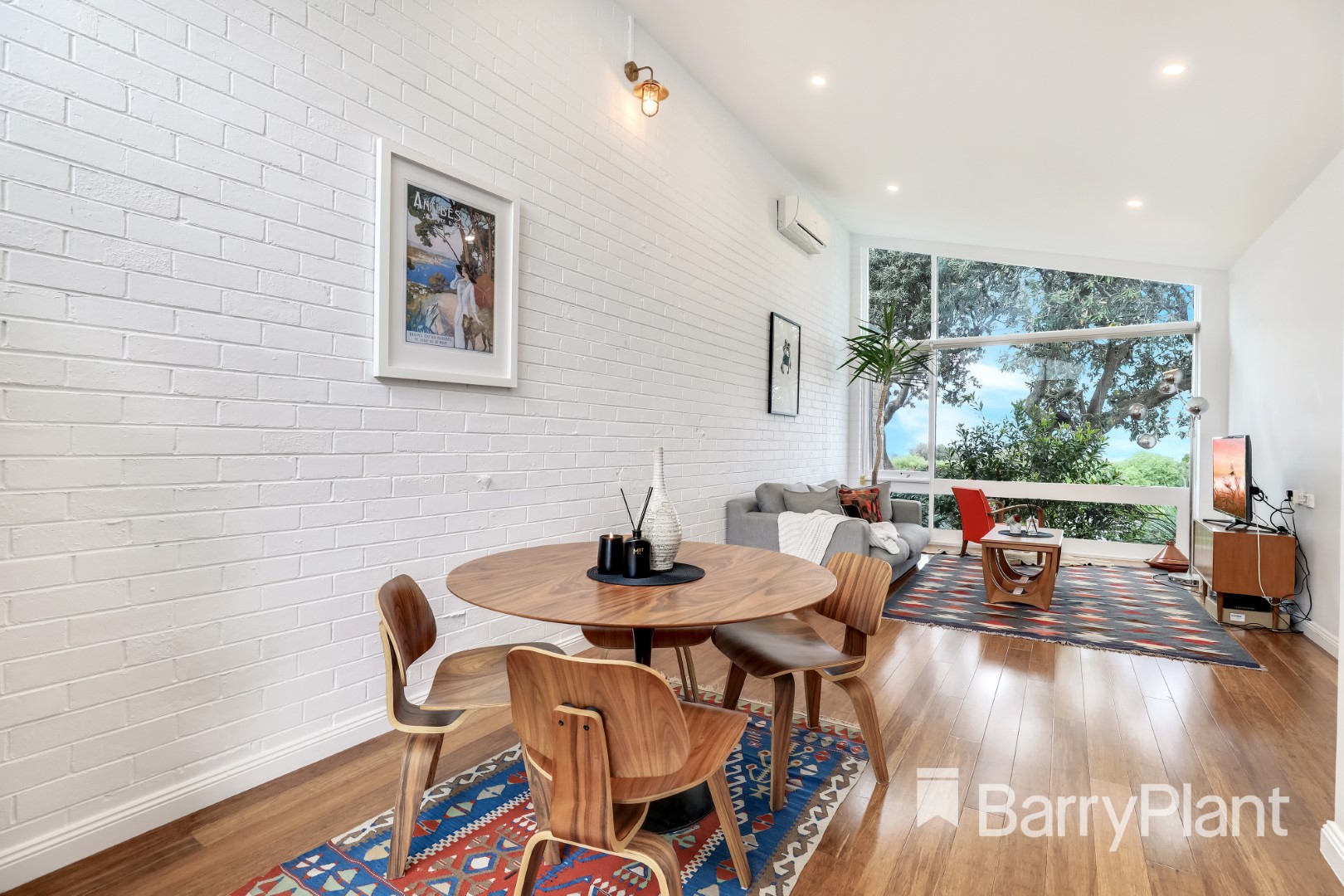 1/60 Beach Road, Mentone, VIC 3194, Mentone - Thumbnail 2