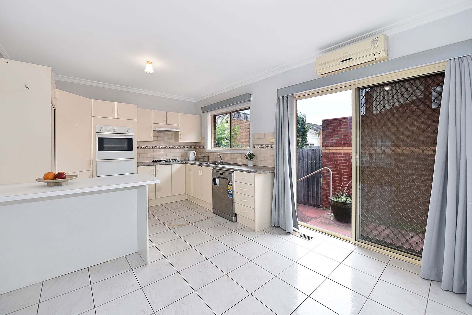 1/60 Deakin Street, Essendon, VIC 3040, Essendon - Thumbnail 3