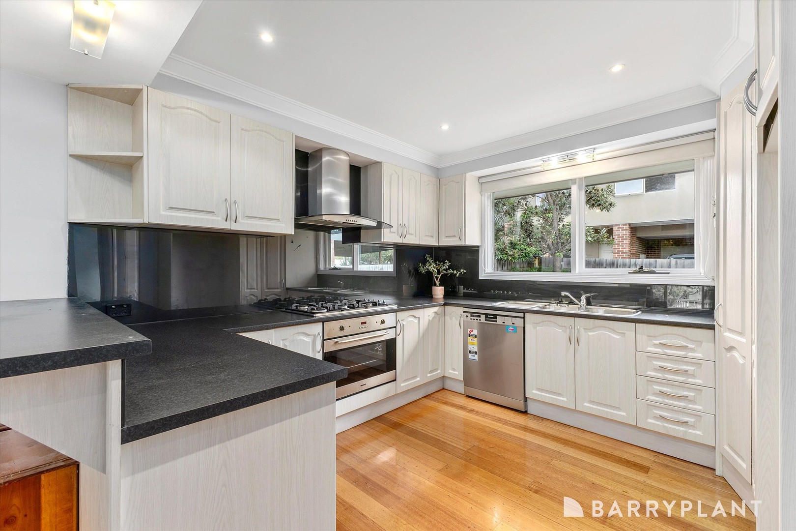 1/64 Faraday Road, Croydon South, VIC 3136, Croydon South - Thumbnail 3