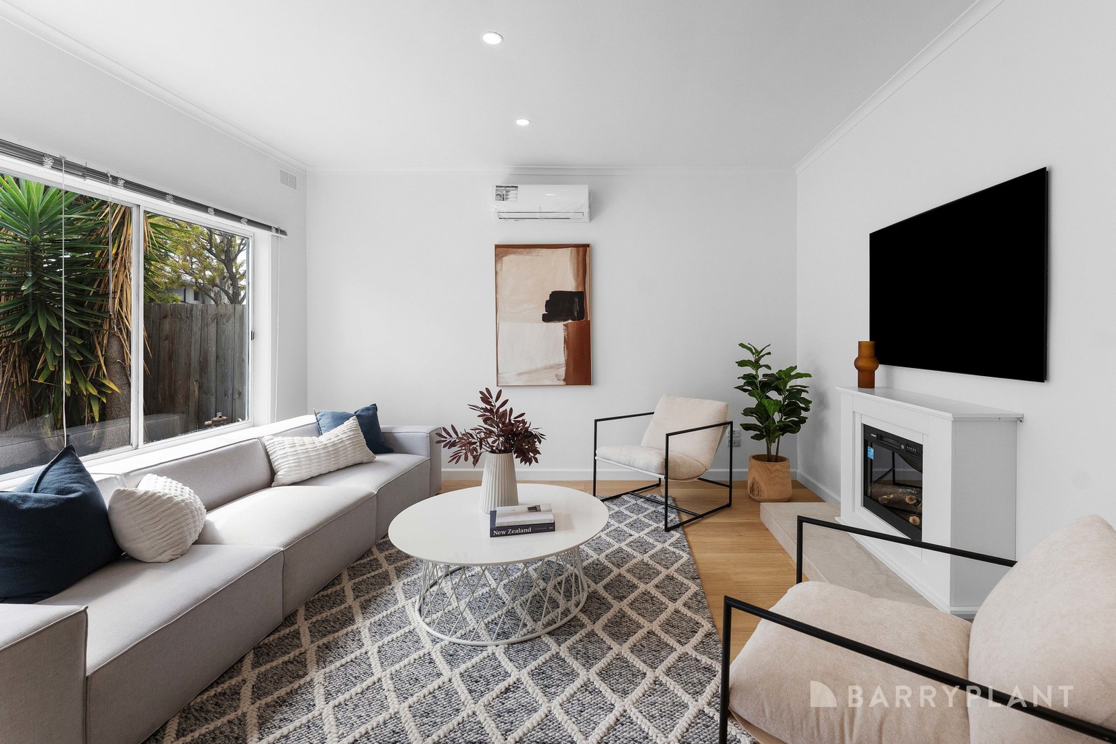 1/64 Vincent Avenue, St Albans, VIC 3021 - Thumbnail 2 - 18/11/2025