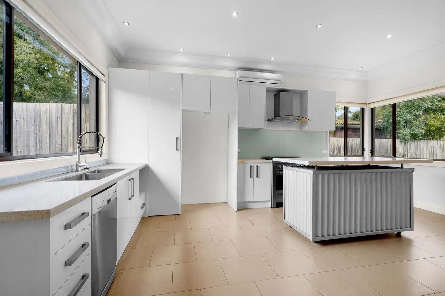 1/67 Surrey Road East, Croydon, VIC 3136, Croydon - Thumbnail 2