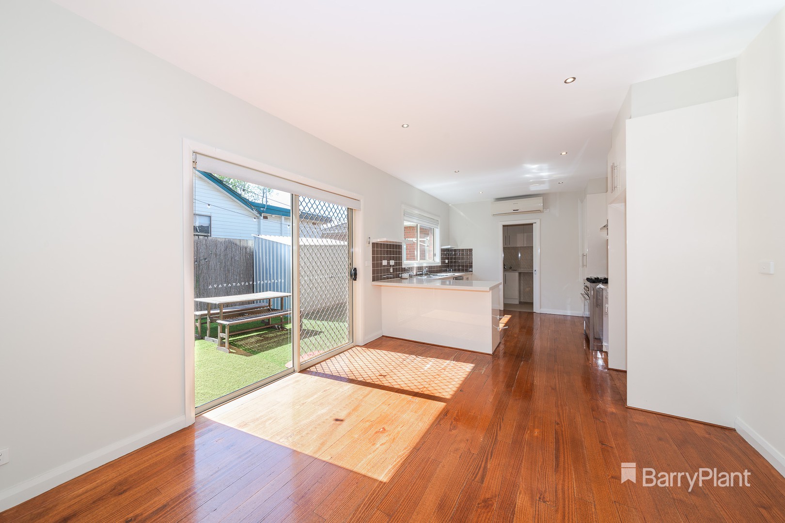 1/68 Leonard Avenue, Glenroy, VIC 3046, Glenroy - Thumbnail 2