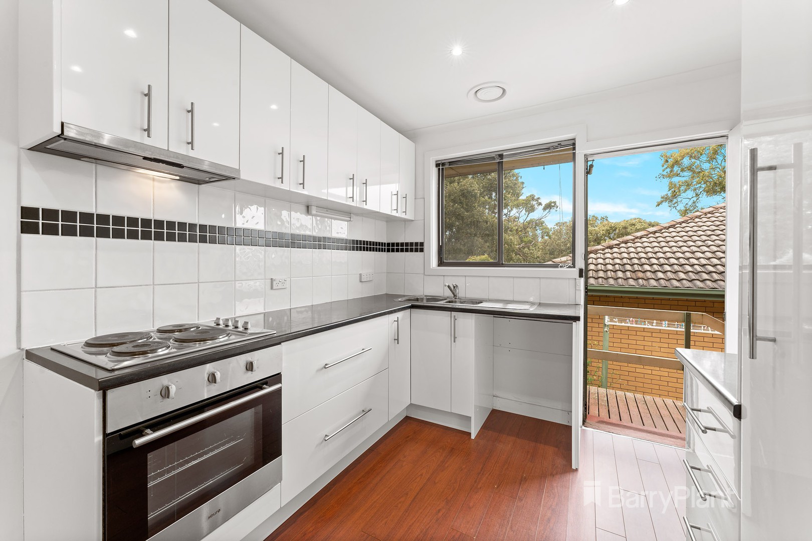 1/69 Nell Street, Greensborough, VIC 3088, Greensborough - Thumbnail 2