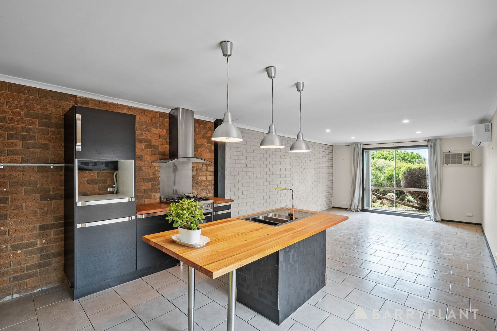 1/7 Bartlett Crescent, Hoppers Crossing, VIC 3029 - Thumbnail 1 - 14/11/2025