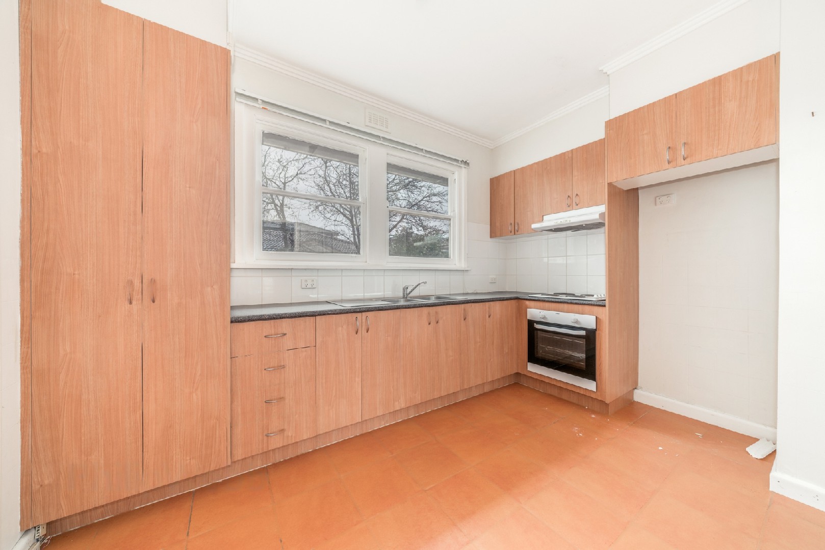 1/7 Branksome Grove, Blackburn South, VIC 3130, Blackburn South - Thumbnail 2