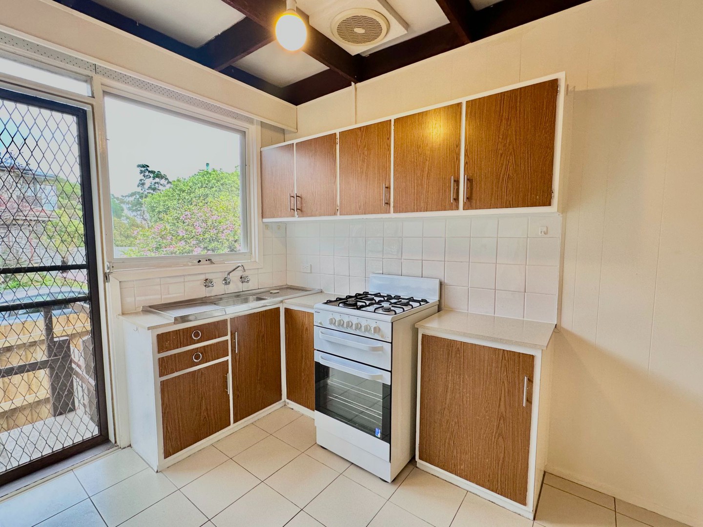 1/7 Governor Rd, Mordialloc, VIC 3195 - Thumbnail 2 - 13/04/2026