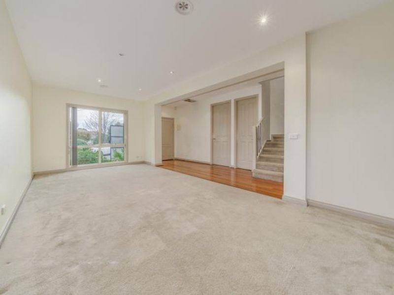 1/7 May Street, Doncaster East, VIC 3109, Doncaster East - Thumbnail 2