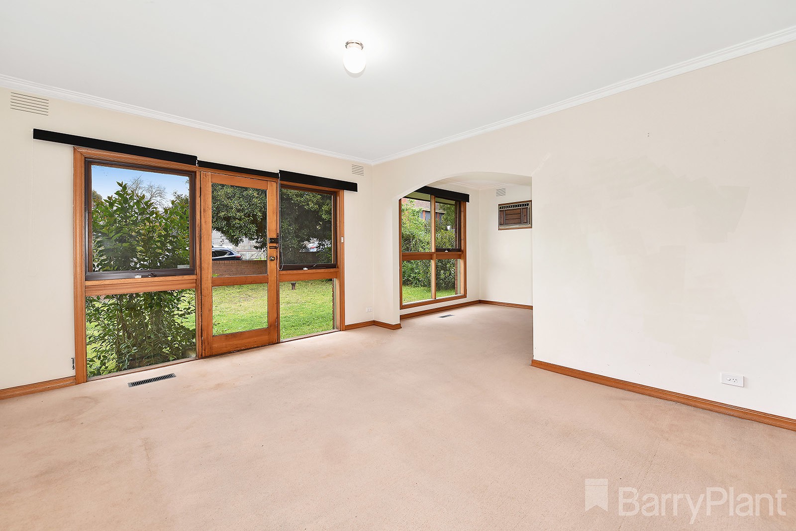 1/7 Van Ness Avenue, Glen Iris, VIC 3146 - Thumbnail 2 - 31/01/2022