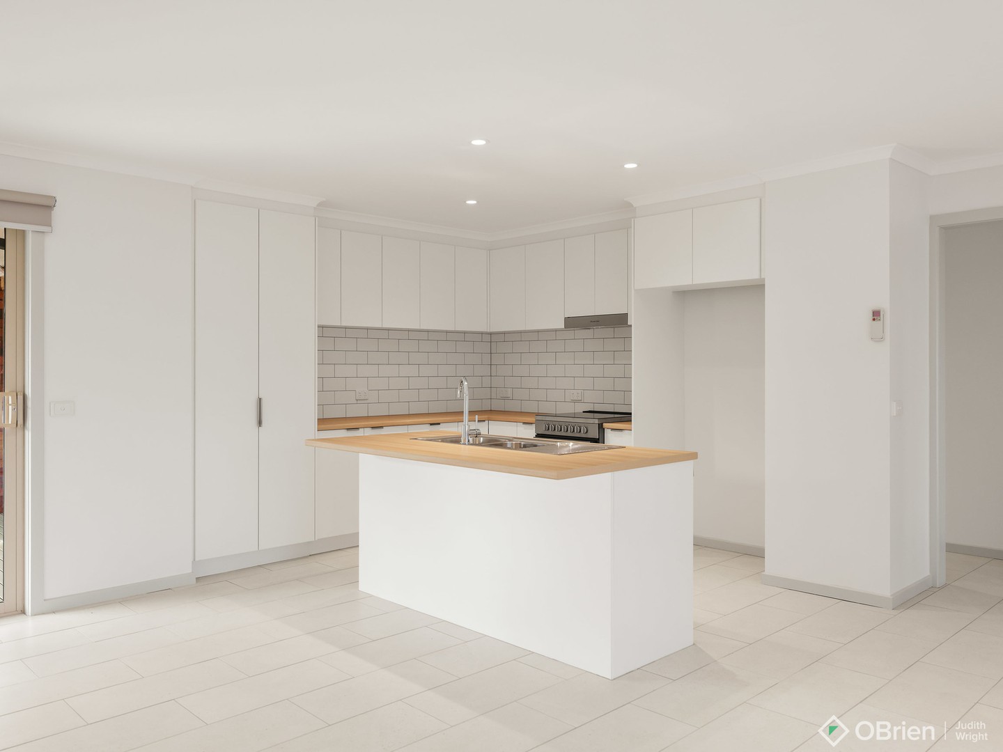 1/70 Walton Street, Cowes, VIC 3922, Cowes - Thumbnail 3