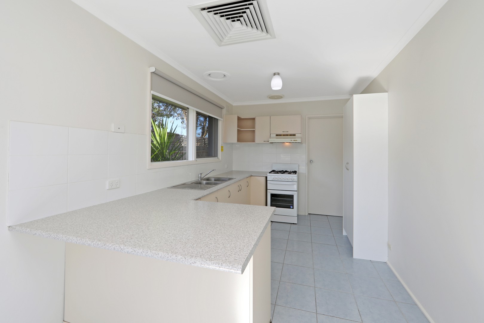 1/71 Laura Road, Knoxfield, VIC 3180, Knoxfield - Thumbnail 3
