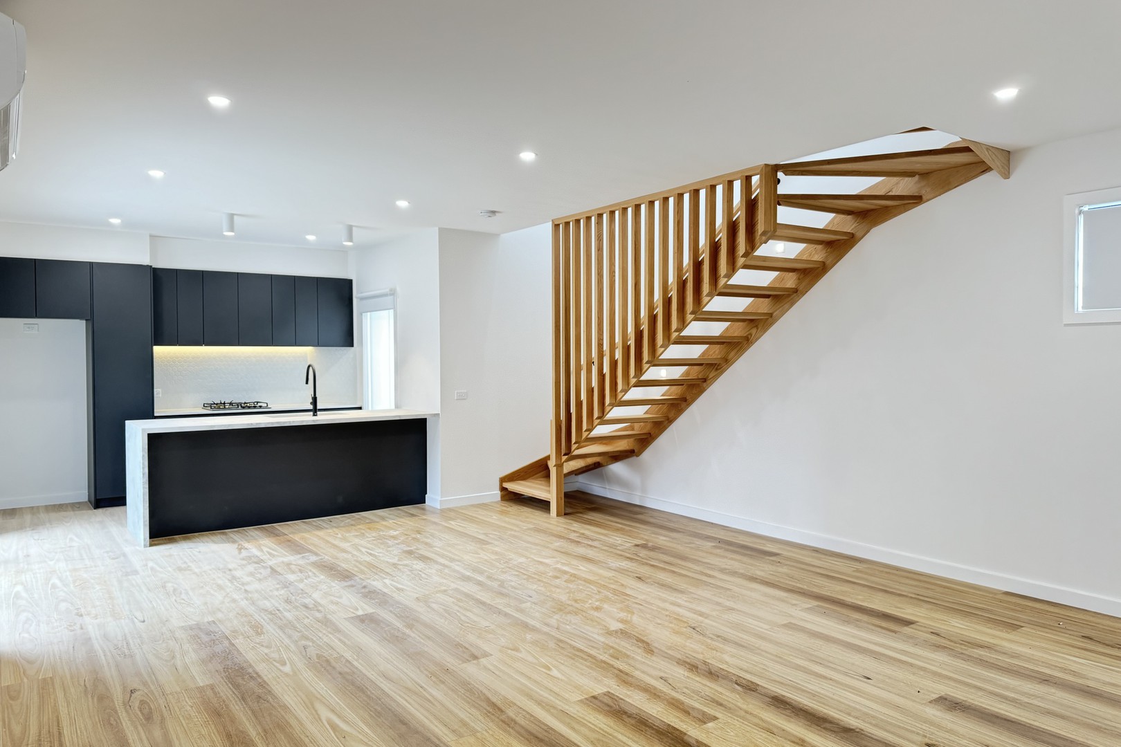 1/8 Dickens Street, Lalor, VIC 3075, Lalor - Thumbnail 2