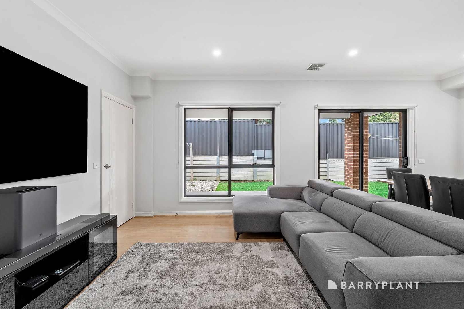 1/8 Dobson Street, Ferntree Gully, VIC 3156 - Thumbnail 2 - 07/05/2026