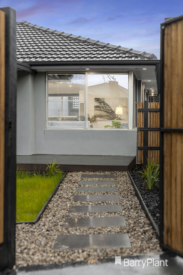 1/8 Holmes Road, Mooroolbark, VIC 3138, Mooroolbark - Thumbnail 2