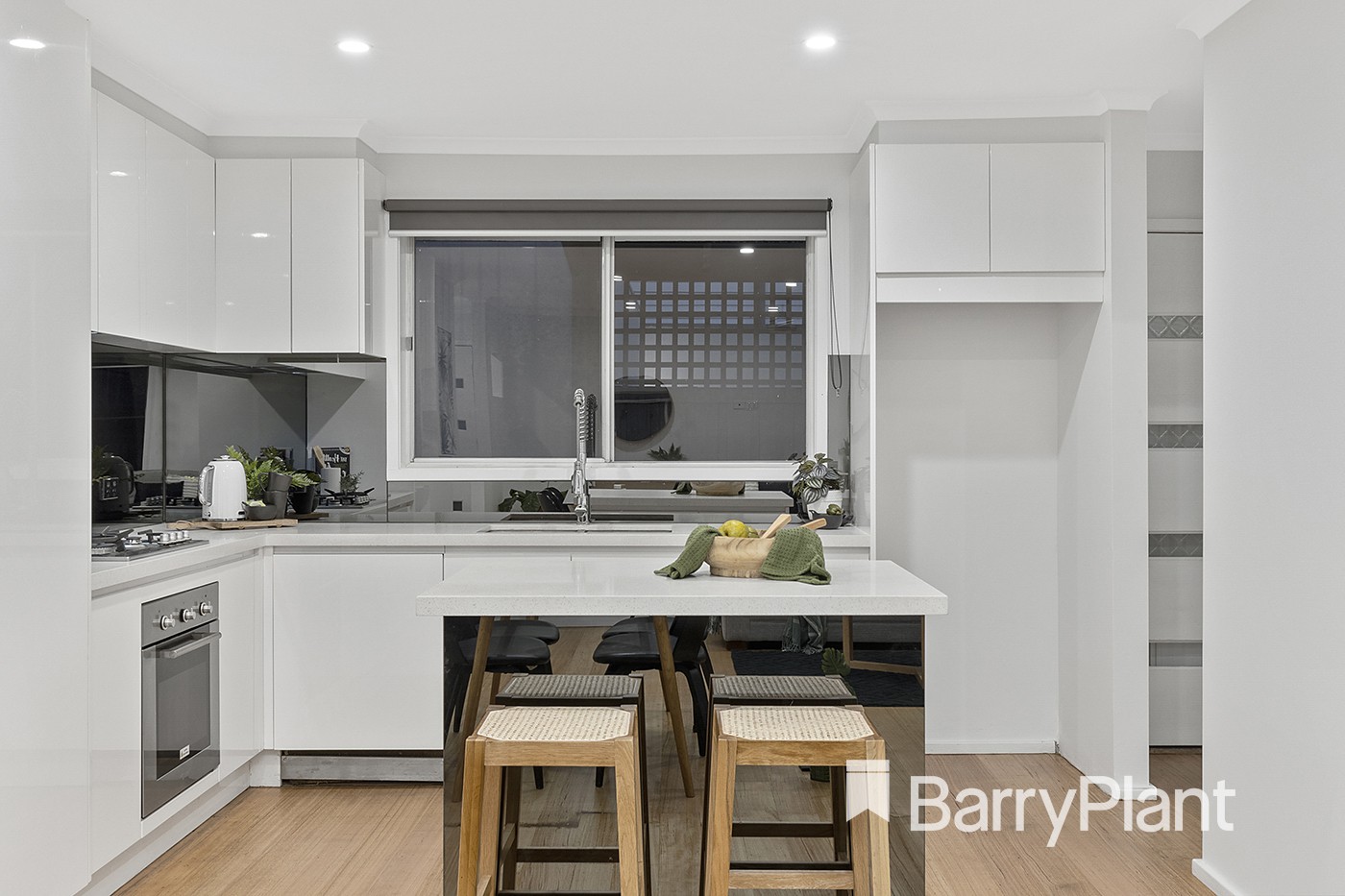 1/8 Holmes Road, Mooroolbark, VIC 3138, Mooroolbark - Thumbnail 3