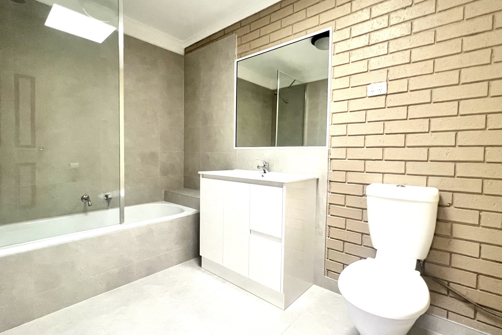 1/8 John Street, St Albans, VIC 3021, St Albans - Thumbnail 2