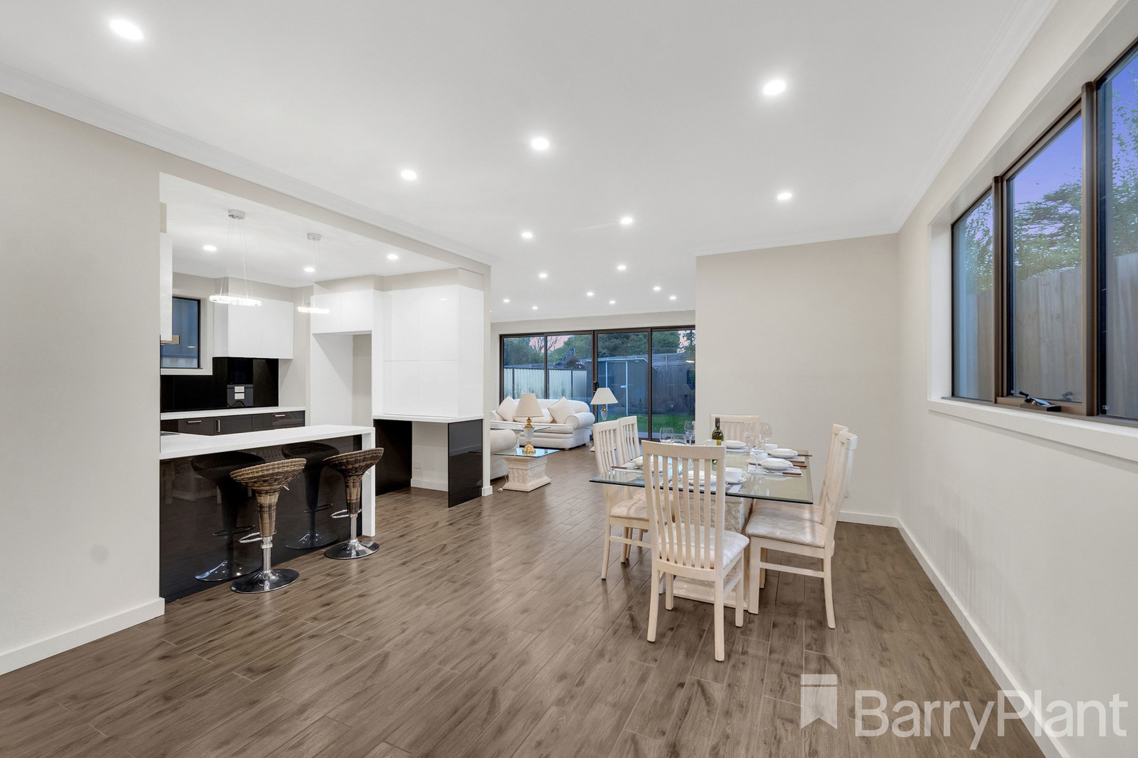 1/8 Parkhill DriveAshwood, VIC 3147, Ashwood - Thumbnail 2
