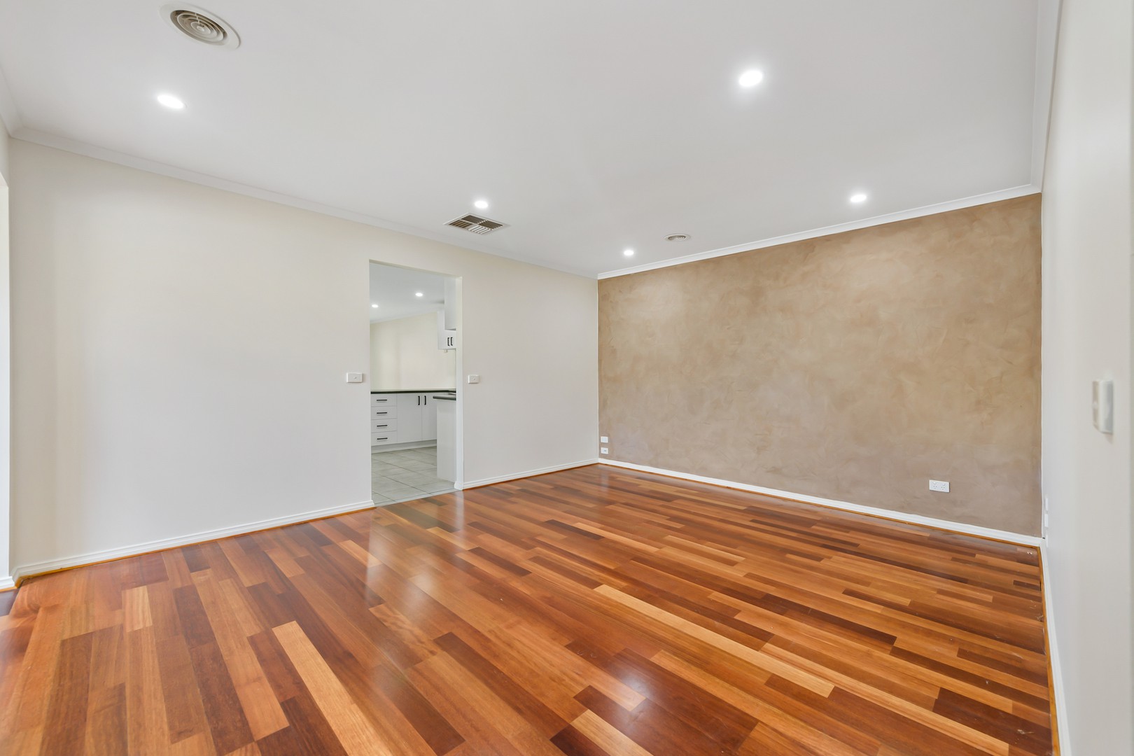 1/8 Timele Drive, Hillside, VIC 3037, Hillside - Thumbnail 2