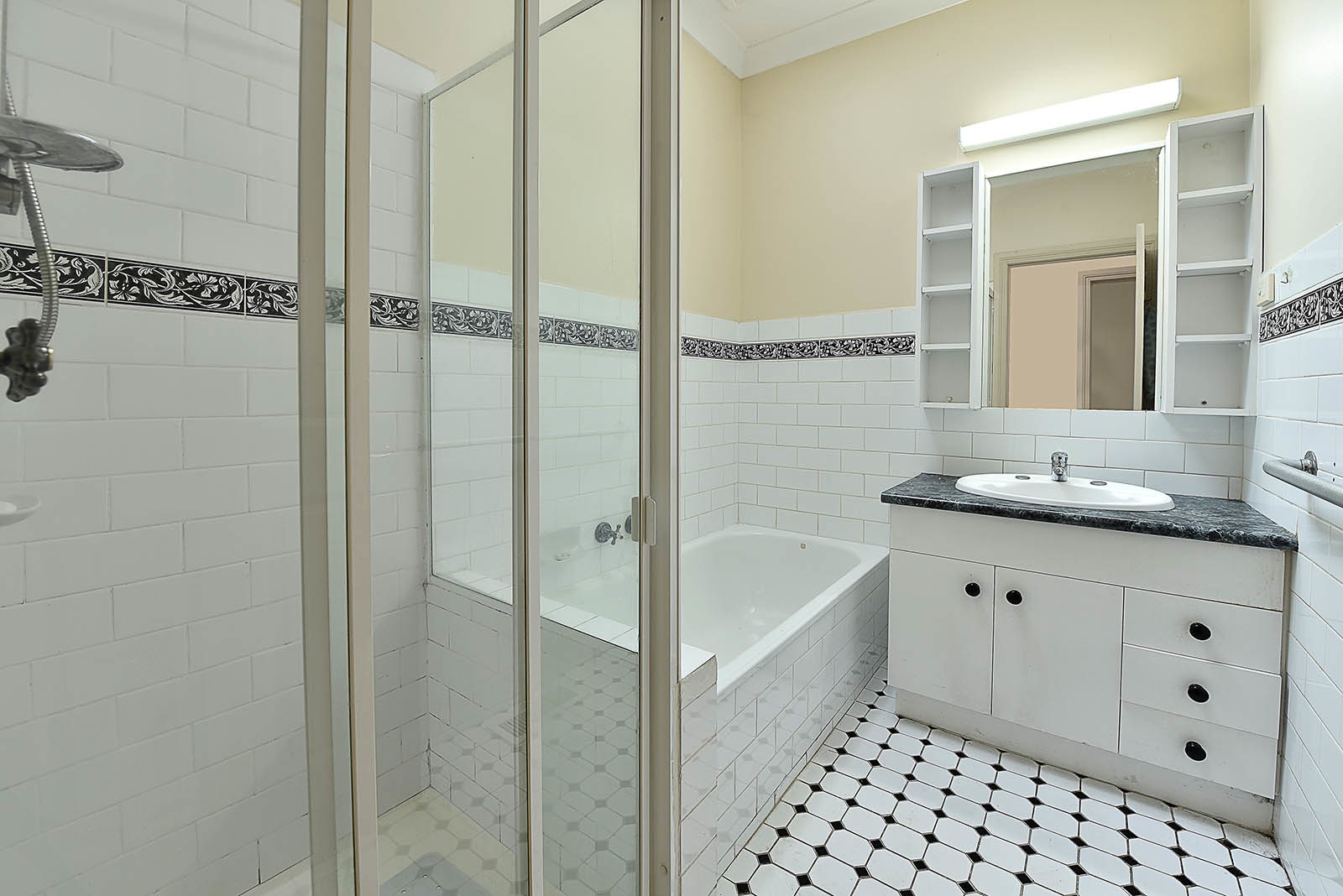 1/811 Plenty Road, Reservoir, VIC 3073, Reservoir - Thumbnail 8