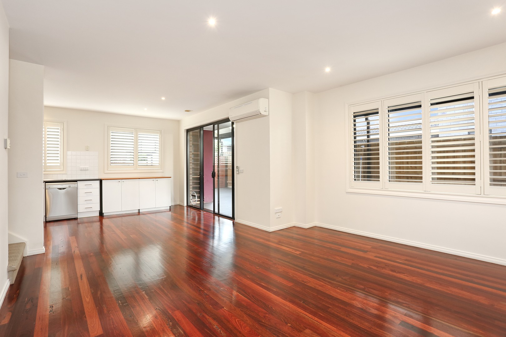 1/82 View Street, Glenroy, VIC 3046, Glenroy - Thumbnail 3