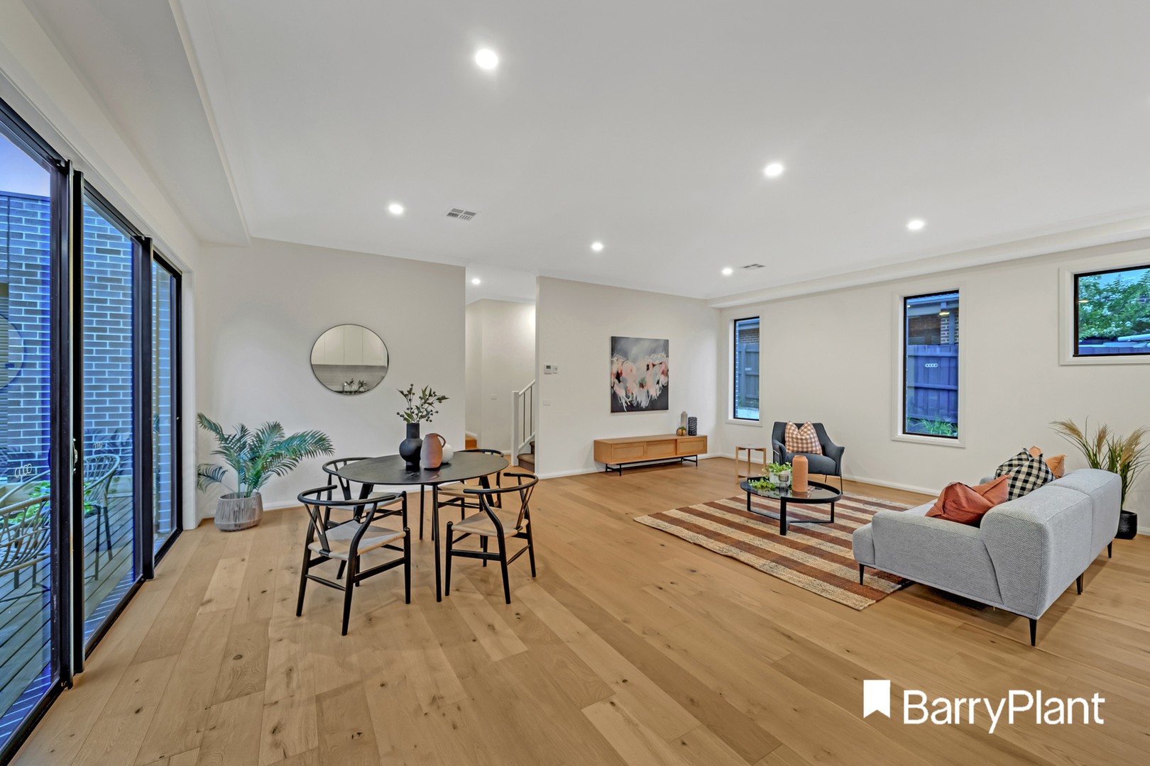 1/9 Anthony Drive, Mount Waverley, VIC 3149, Mount Waverley - Thumbnail 3