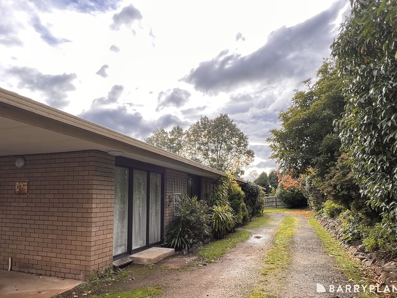 1/9 Armstrong Avenue, Drouin, VIC 3818 - Image - 02/06/2026