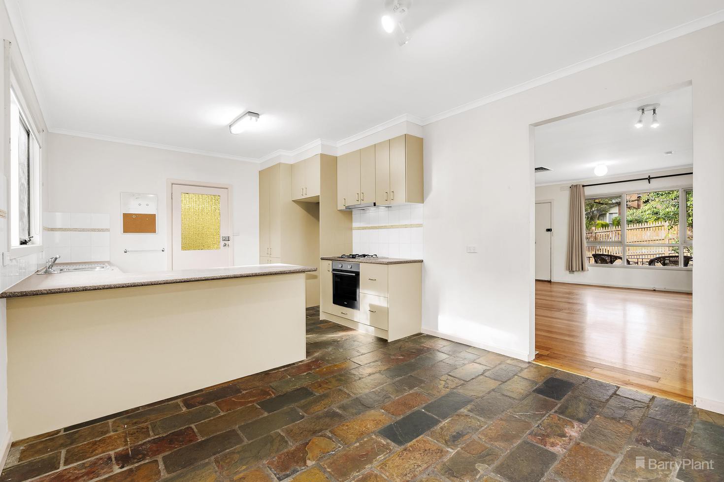 1/9 Box Road, Briar Hill, VIC 3088, Briar Hill - Thumbnail 3