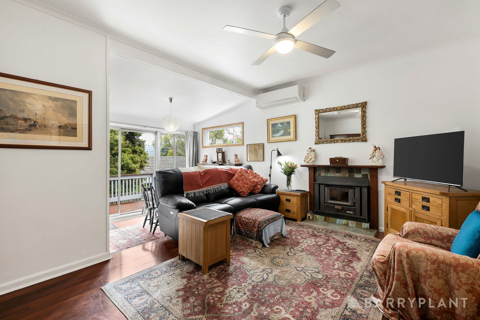 1/9 Edward Street, Healesville, VIC 3777 - Thumbnail 2 - 22/01/2025