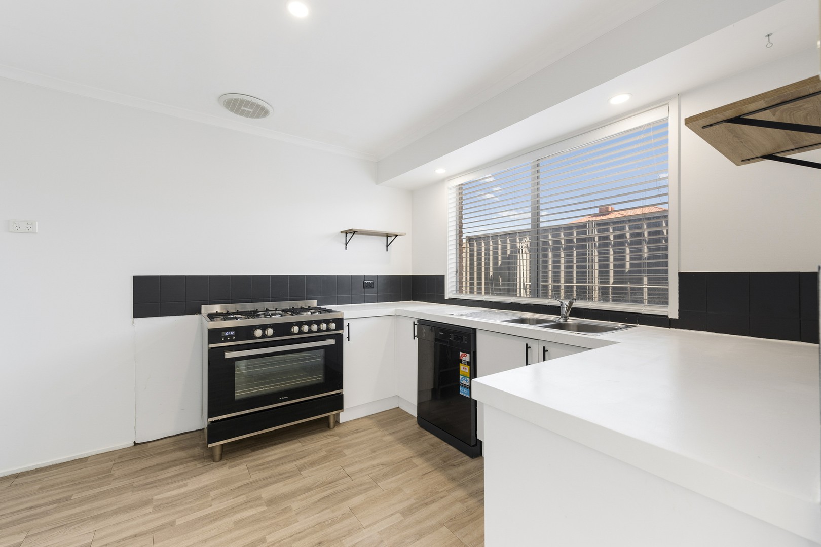 1/9 Gloucester Court, Sydenham, VIC 3037, Sydenham - Thumbnail 5