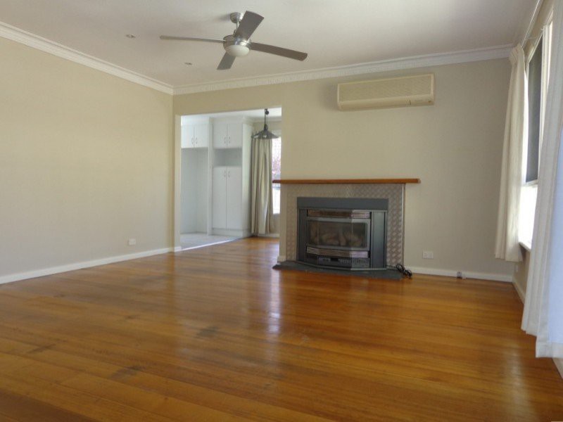 1/9 Helen Avenue, Croydon South, VIC 3136, Croydon South - Thumbnail 2