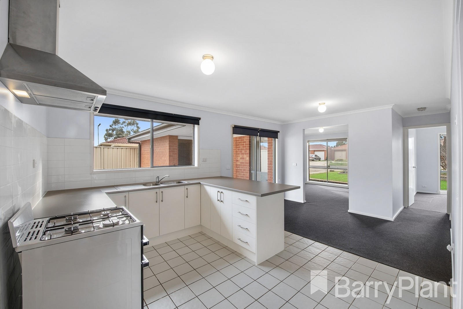 1/9 Phillip Street, Melton South, VIC 3338, Melton South - Thumbnail 2