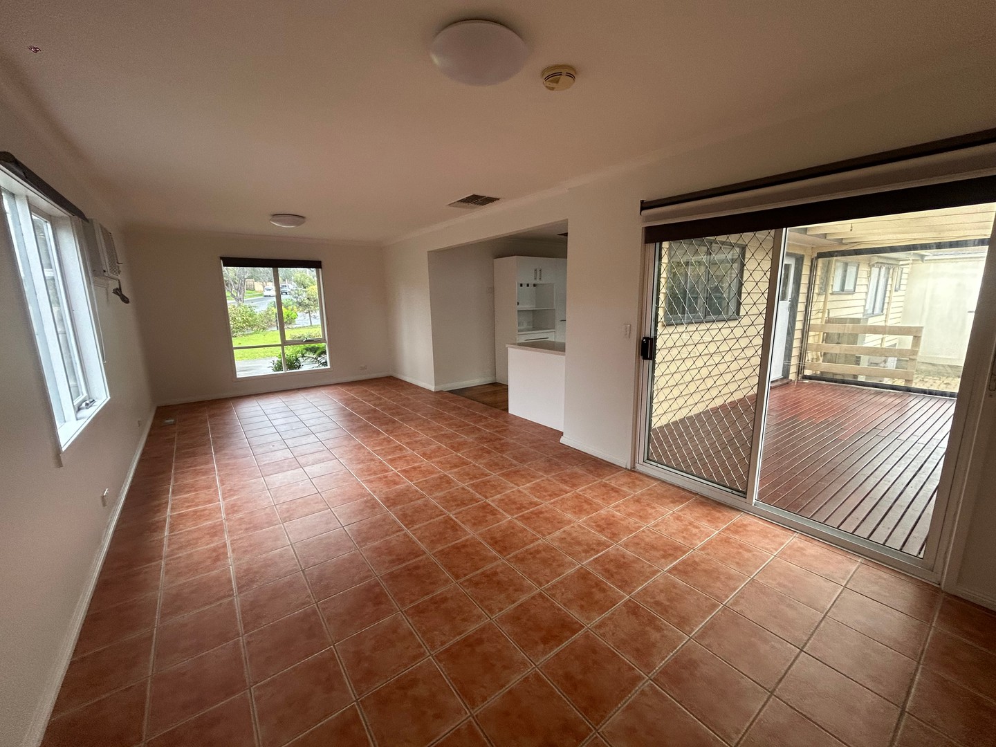 1/9 Selkirk Ave, Wantirna, VIC 3152 - Thumbnail 2 - 04/08/2026