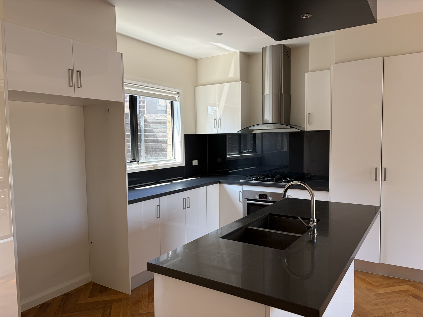 1/9 Standring Close, Donvale, VIC 3111 - Thumbnail 2 - 02/08/2024