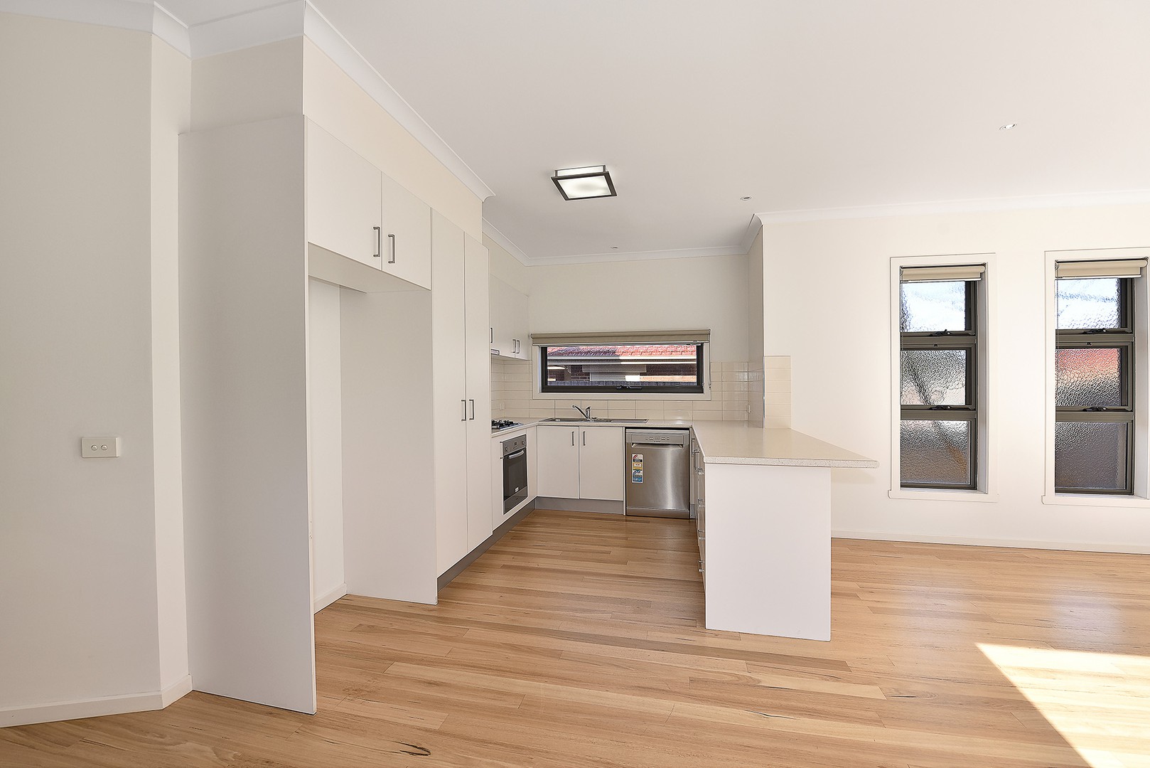 1/9 Treadwell Road, Niddrie, VIC 3042, Niddrie - Thumbnail 3