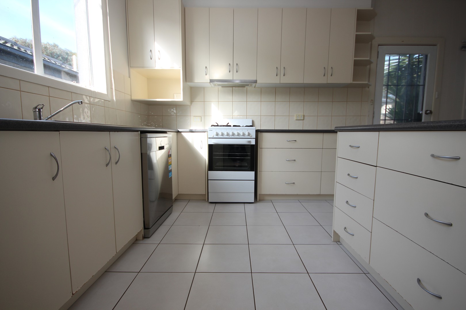 1/9 Vistula Avenue, Bell Park, VIC 3215, Bell Park - Thumbnail 4